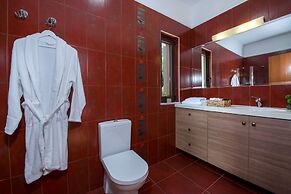 Serenity River Villa