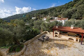 Serenity River Villa