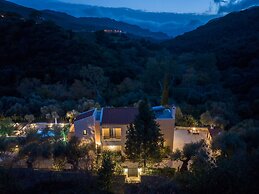 Serenity River Villa