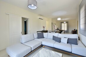 Luxury Bay View by Corfuescapes