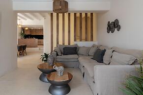 Island Times Villa by Unique Villas Collection