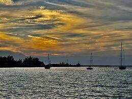 Flipper Refuge 2 Bedroom Cottage