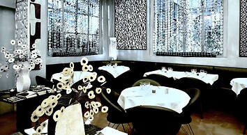 3 Rooms 10 Corso Como