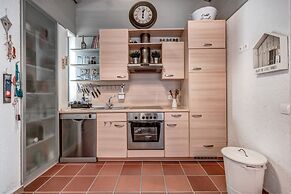 Barbati Luxury House by Cofuescapes