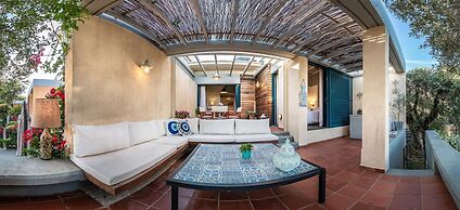 Barbati Luxury House by Cofuescapes