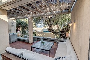 Barbati Luxury House by Cofuescapes