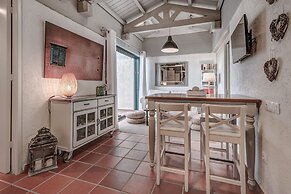 Barbati Luxury House by Cofuescapes