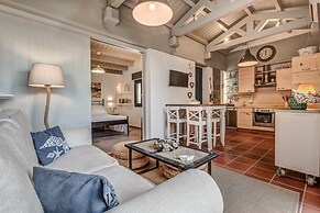 Barbati Luxury House by Cofuescapes