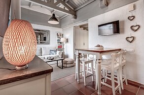 Barbati Luxury House by Cofuescapes