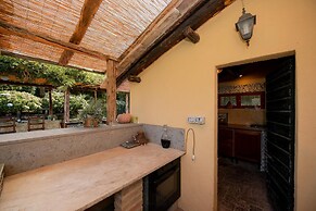 Enchanting Family Country House Near Rome