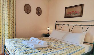 Mira El Mar by Corfuescapes