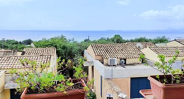 Mira El Mar by Corfuescapes