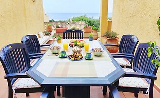 Mira El Mar by Corfuescapes