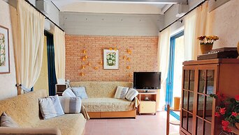 Mira El Mar by Corfuescapes