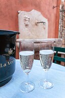 Wondrous Palazzetto 1619 in Magical Burano Island