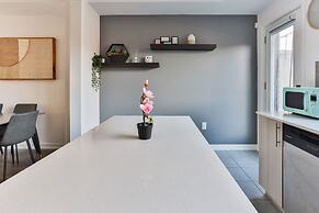 Central 3BDR Townhouse in Downsview Park