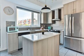 Central 3BDR Townhouse in Downsview Park