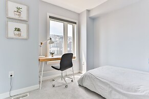 Central 3BDR Townhouse in Downsview Park