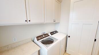 The Moorings Poolside 3 Bedroom Townhouse