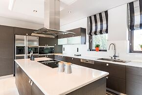 East Coast Mansion by Unique Villas Collection