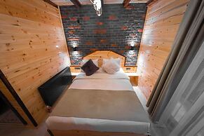 Abant Zumrut Dag Evi