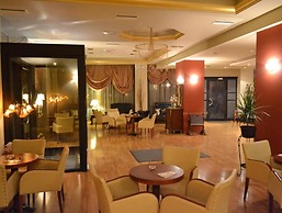 Hotel Queens Leriotis