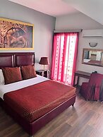 Hotel Queens Leriotis