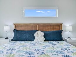 Bay Breeze 3 Bedroom Home by RedAwning