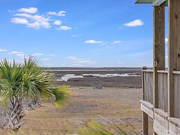 Bay Breeze 3 Bedroom Home by RedAwning