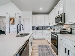 Bay Breeze 3 Bedroom Home by RedAwning