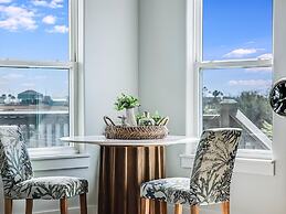 Bay Breeze 3 Bedroom Home by RedAwning