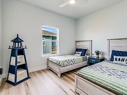 Bay Breeze 3 Bedroom Home by RedAwning