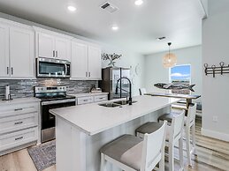 Bay Breeze 3 Bedroom Home by RedAwning