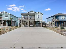 Bay Breeze 3 Bedroom Home by RedAwning