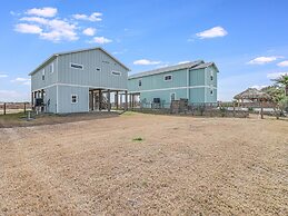 Bay Breeze 3 Bedroom Home by RedAwning