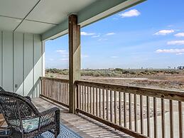 Bay Breeze 3 Bedroom Home by RedAwning