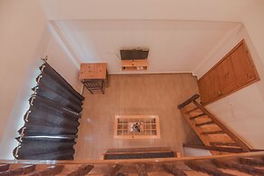 Mussoorie Estate by Dumnu Homes