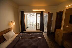 Mussoorie Estate by Dumnu Homes