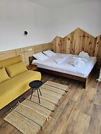 Ursa Mica Glamping Resort