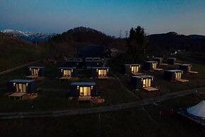 Ursa Mica Glamping Resort