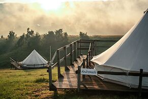 Ursa Mica Glamping Resort