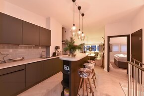 Penthouse Lake Mountains View Terrace Aircon