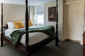 The General Stanton Inn