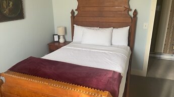 The General Stanton Inn