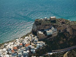 Tzanis Resort