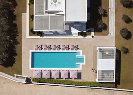 Tzanis Resort