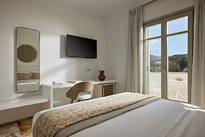 Tzanis Resort
