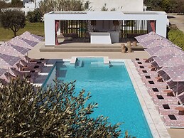 Tzanis Resort