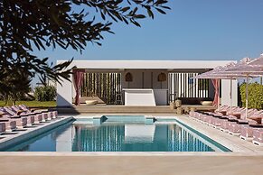 Tzanis Resort