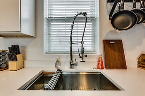 Long Term Rental: 3BR/2BA River West Condo by AllSet Turnover